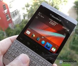 В Сети появились снимки загадочного смартфона BlackBerry