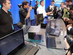 Фотогалерея дня: ультрабуки на IDF 2011