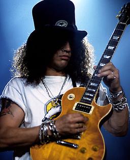 Бывшие участники Guns N' Roses выступили в благотворительном шоу