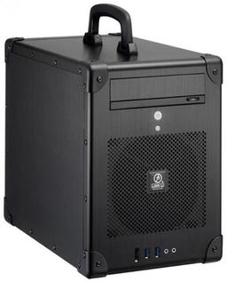 Корпус Lian Li PC-TU200 напоминает чемоданчик