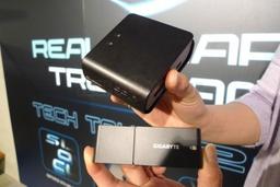 Комплект GIGABYTE SkyVision WS100 служит для беспроводной передачи HD-видео со звуком