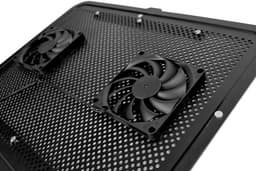 Охлаждающую подставку NZXT Cryo E40 можно подстроить под конкретный ноутбук