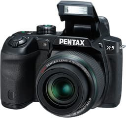 Камера PENTAX X-5 оснащена 26-кратным трансфокатором и поворотным экраном