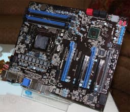 CES 2012: системная плата Sapphire PT-CI7Z77 на базе чипсета Z77 Express