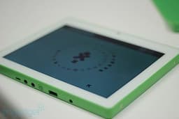 Первые снимки и подробные технические данные планшета OLPC XO 3.0