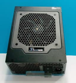 В серию Seasonic Platinum вошел блок питания мощностью 1200 Вт и модель мощностью 520 Вт с пассивным охлаждением