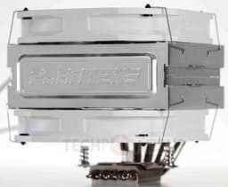 Процессорный кулер Phanteks PH-TC14CS располагается параллельно системной плате