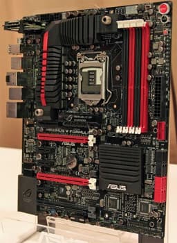 Системная плата ASUS ROG Maximus V Formula дебютировала на CeBIT 2012