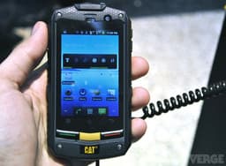 CeBIT 2012: Caterpillar показала защищенный смартфон CAT B10