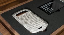 В универмаге Лондона можно будет приобрести эксклюзивный смартфон BlackBerry Bold 9900