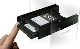 Icy Dock MB082SP позволяет установить два накопителя типоразмера 2,5 дюйма в отсек типоразмера 3,5 дюйма