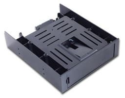 Scythe SCEMR-1000 превращает отсек типоразмера 5,25 дюйма в отсек 3,5 дюйма с возможностью горячей замены