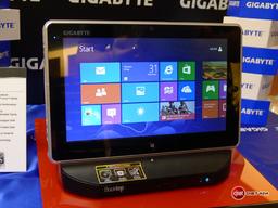 В 10-дюймовом планшете GIGABYTE S1082 под управлением Windows 8 используется процессор Celeron