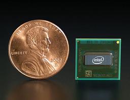 Поставки процессоров Intel Atom D2550 и D2500 будут продолжаться еще не меньше года