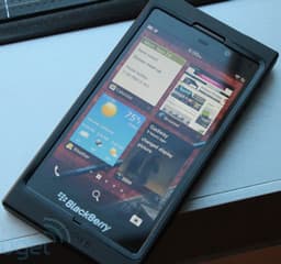 RIM рассказала о платформе BlackBerry 10 и представила тестовое устройство Dev Alpha B
