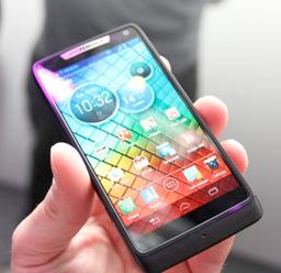 Появились первые тесты смартфона Motorola RAZR i