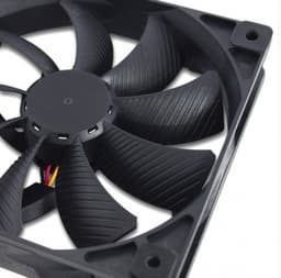 Корпусные вентиляторы Scythe Glide Stream 120 отличаются особой формой лопастей