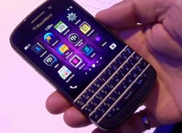 Китайское правительство хочет купить 2 млн смартфонов BlackBerry Q10