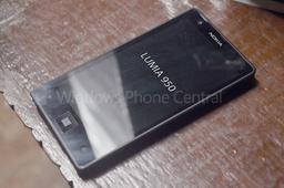 В Сети появились предположительные характеристики и изображение смартфона Nokia Lumia 950