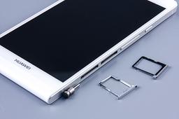 Huawei испытывает недостаток комплектующих для смартфона Ascend P6