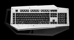 Клавиатура Cooler Master CM Storm MECH оборудована механическими переключателями Cherry MX, способными выдержать до 50 миллионов нажатий