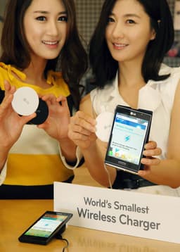 LG представила самую маленькую в мире беспроводную зарядку для смартфонов
