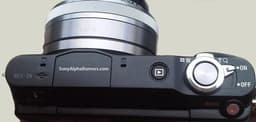 На первом снимке камеры Sony NEX-3N, просочившемся в Сеть, виден орган электронного управления трансфокатором