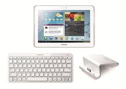 Издание Samsung Galaxy Tab 2 10.1 Student Edition включает в себя планшет, беспроводную клавиатуру (Bluetooth) и док-станцию