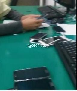 Планшетофон Samsung Galaxy Note 3 будет выпускаться в четырёх модификациях