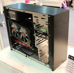 Корпус Lian Li PC-V360 предлагает оригинальное размещение радиатора жидкостной системы охлаждения