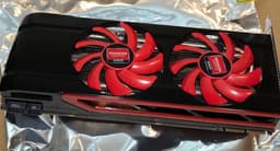 В Сеть попало фото, на котором якобы изображена 3D-карта Radeon HD 8970