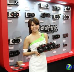 3D-карта Colorful iGame GTX 780 Kudan занимает в корпусе ПК три слота