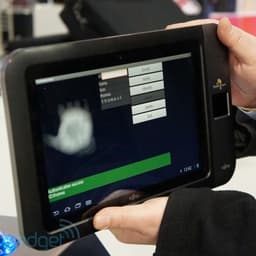 Fujitsu показала на CeBIT прототип планшета с идентификацией по ладони