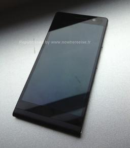Появились фото смартфона Huawei P6-U06 с корпусом толщиной 6,18 мм