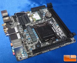 Показана системная плата Gigabyte Z87N-WiFi типоразмера Mini-ITX на чипсете Intel Z87 Express