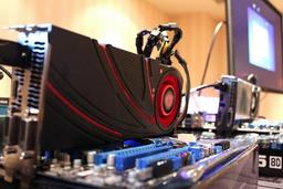 AMD разрешила опубликовать результаты тестирования видеокарты Radeon R9 290X в двух играх