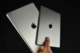Apple выпустит планшетофон и умные часы в будущем году, полагают аналитики