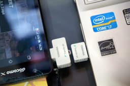 В декабре Toshiba начнёт продажи адаптеров TransferJet для смартфонов