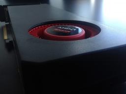 В Сети появились первые снимки 3D-карты AMD Radeon R9 290X и GPU Hawaii