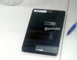 Появилось фото тестового экземпляра планшетофона Samsung Galaxy Note III