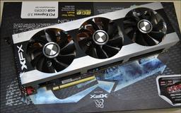 XFX оснащает 3D-карту Radeon HD 7990 Triple Dissipation собственной разработки охладителем с тремя вентиляторами