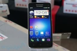 Смартфон Lenovo Vibe X (IdeaPhone S960) с пятидюймовым экраном разрешением Full HD весит всего 121 г