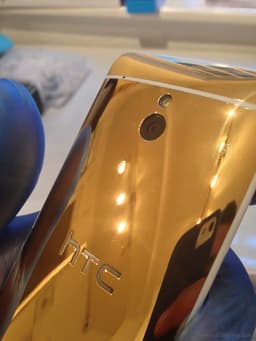 Опубликованы изображения позолоченного смартфона HTC One Mini
