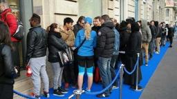 Смартфон Samsung Galaxy S5 побил рекорд первого дня продаж, поставленный его предшественником