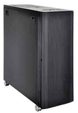 В компьютерном корпусе на колесах Lian Li PC-V2130 помещается до 10 карт расширения и до 19 накопителей