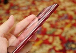 Смартфон Sharp Aquos Crystal X располагает дисплеем диагональю 5,5 дюйма при габаритах «пятидюймового» устройства