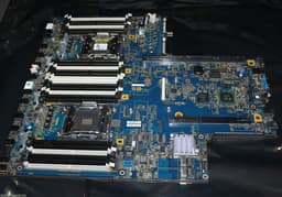 На eBay замечена серверная системная плата с процессорным гнездом LGA 2011-3 и процессор Intel Xeon E5 V3 (Haswell-EP)