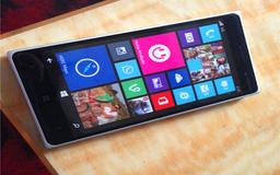 Смартфон Nokia Lumia 830 сфотографировали с разных сторон