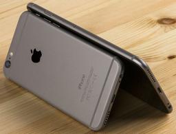 Смартфон Apple iPhone 6 Plus занимает почти половину рынка планшетофонов США