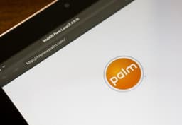 Alcatel приобрела права на бренд Palm
